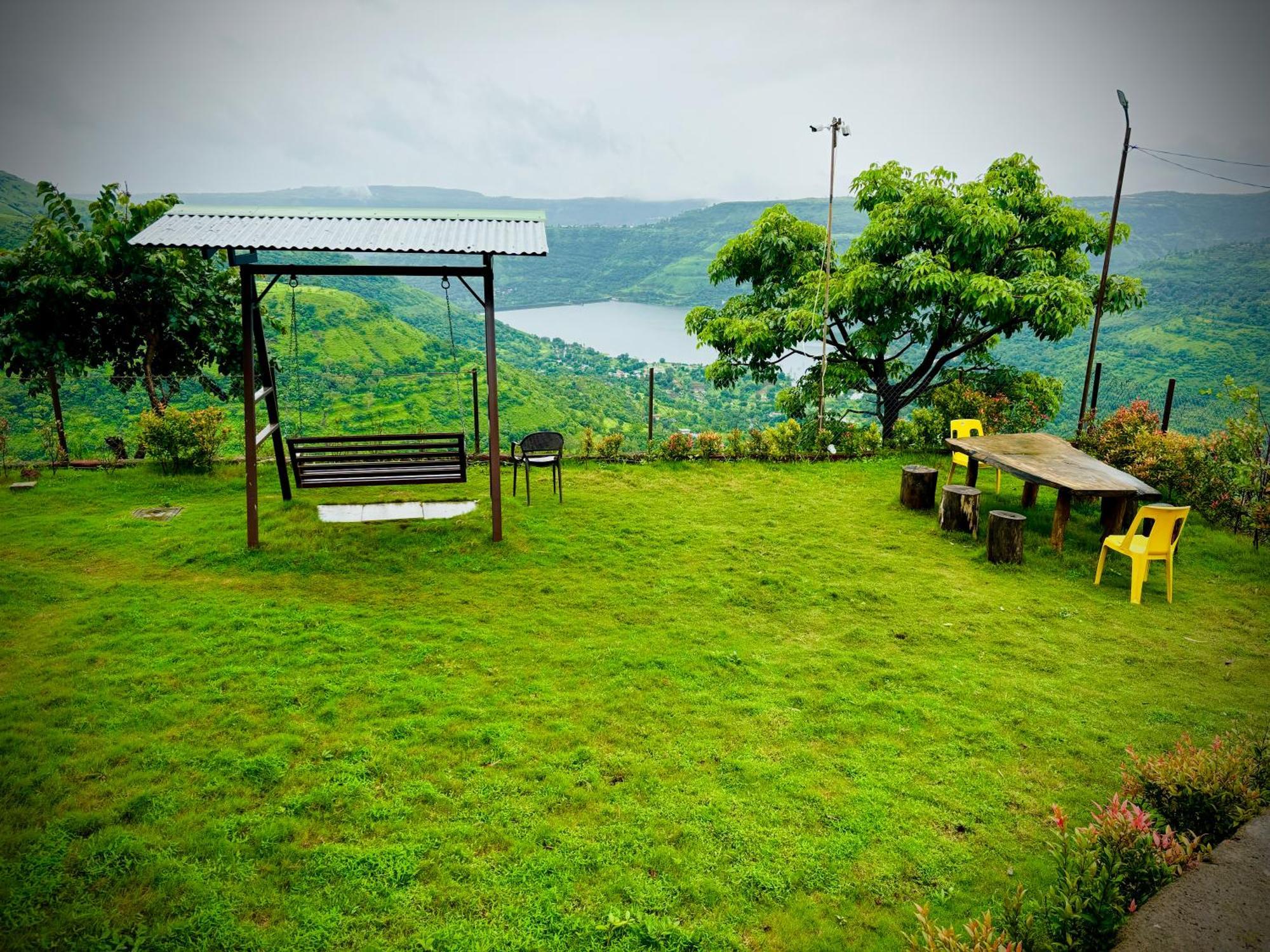 Paramount 3 Ac Bedrooms Hall Garden With Lake View Panchgani Exterior photo
