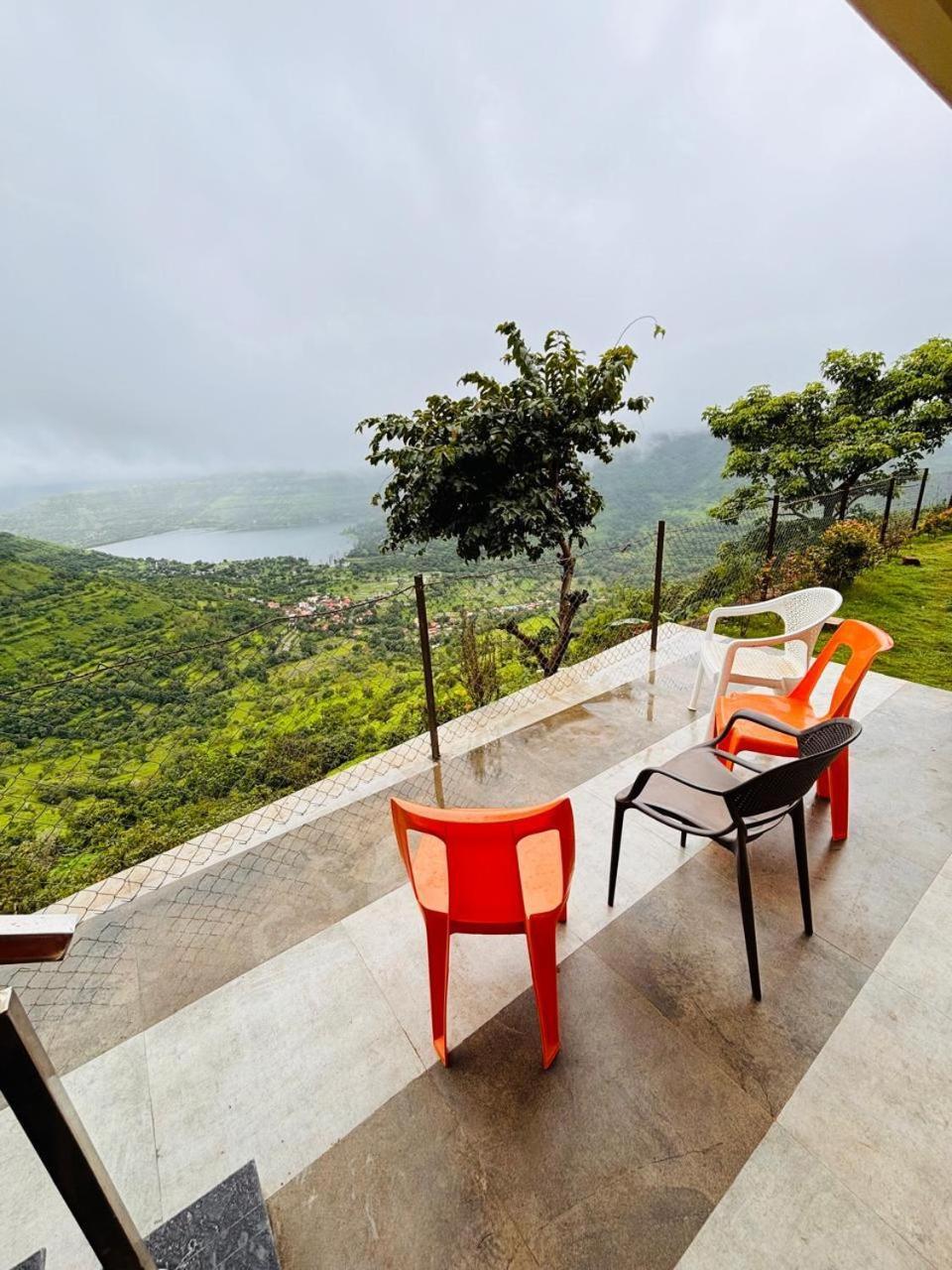 Paramount 3 Ac Bedrooms Hall Garden With Lake View Panchgani Exterior photo