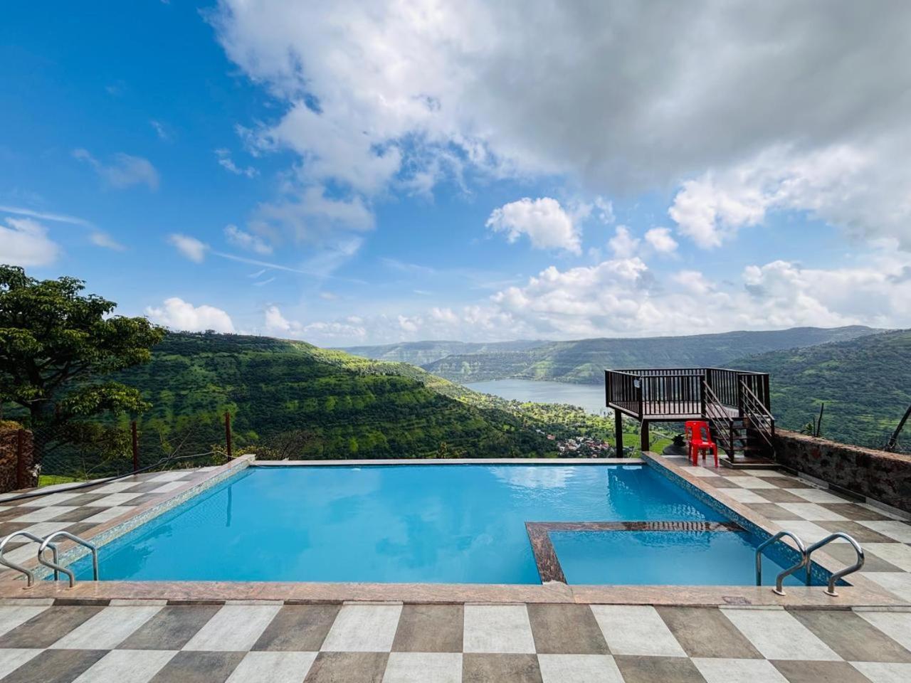 Paramount 3 Ac Bedrooms Hall Garden With Lake View Panchgani Exterior photo