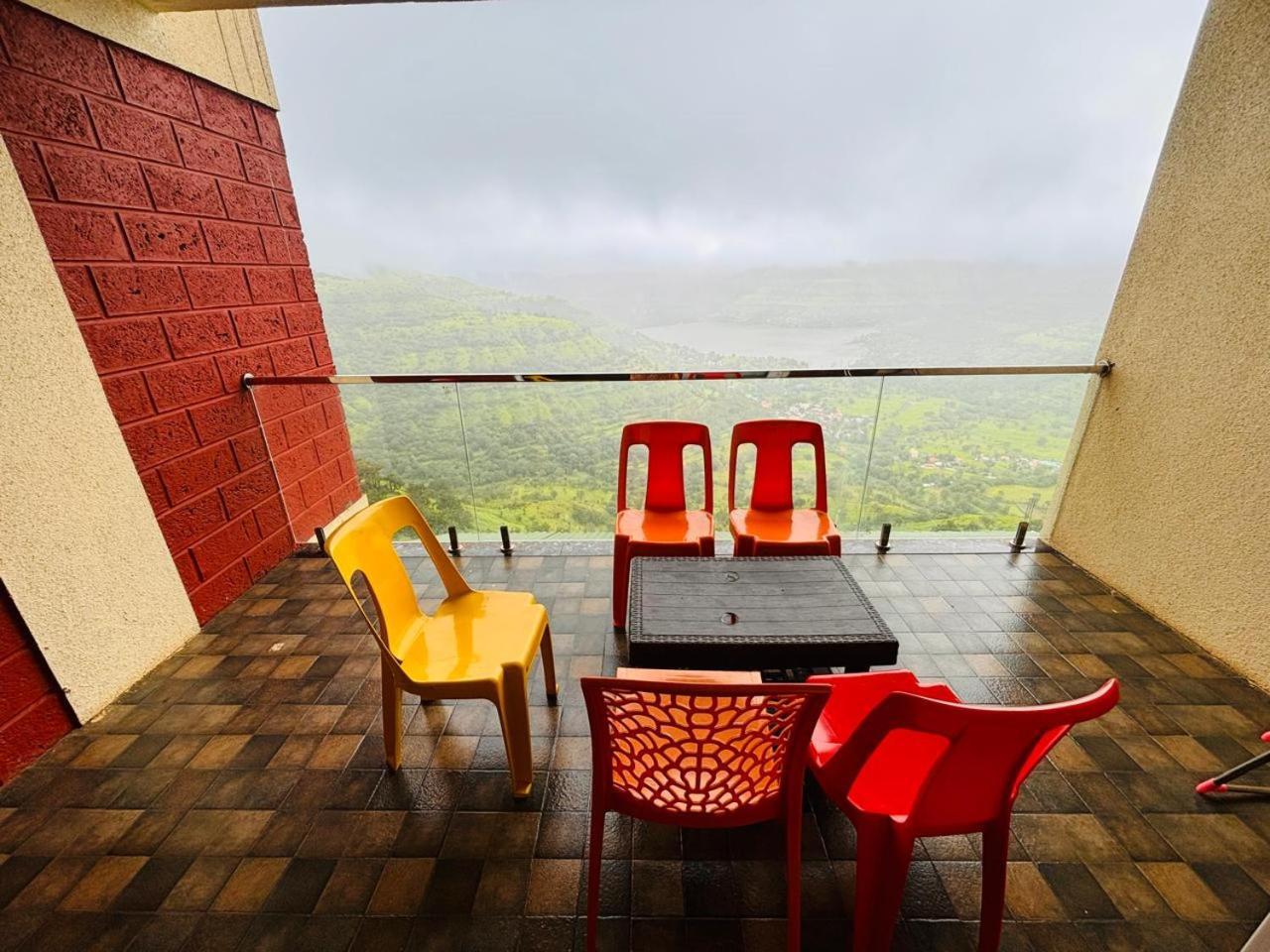 Paramount 3 Ac Bedrooms Hall Garden With Lake View Panchgani Exterior photo