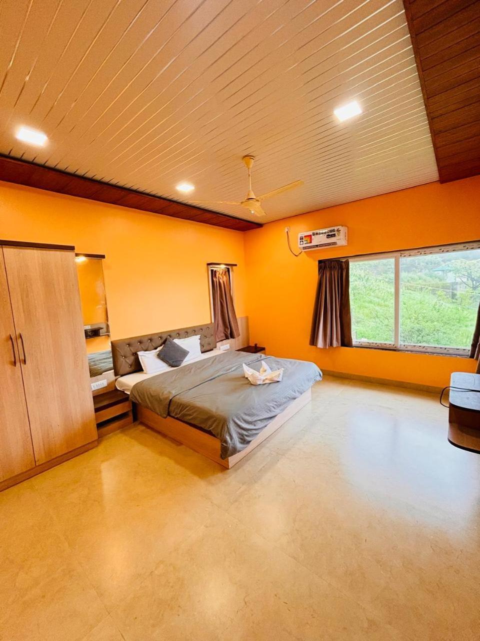 Paramount 3 Ac Bedrooms Hall Garden With Lake View Panchgani Exterior photo