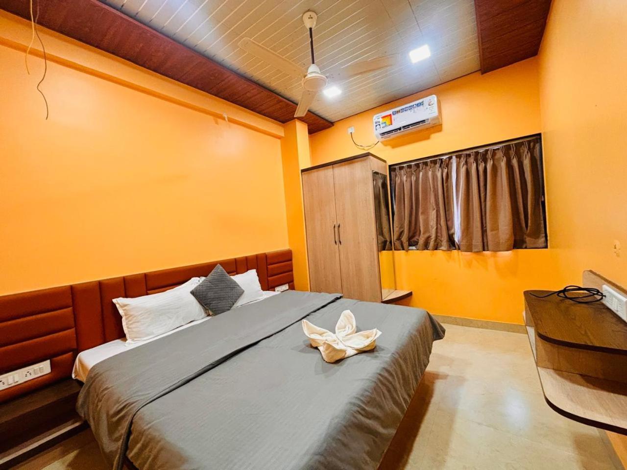Paramount 3 Ac Bedrooms Hall Garden With Lake View Panchgani Exterior photo