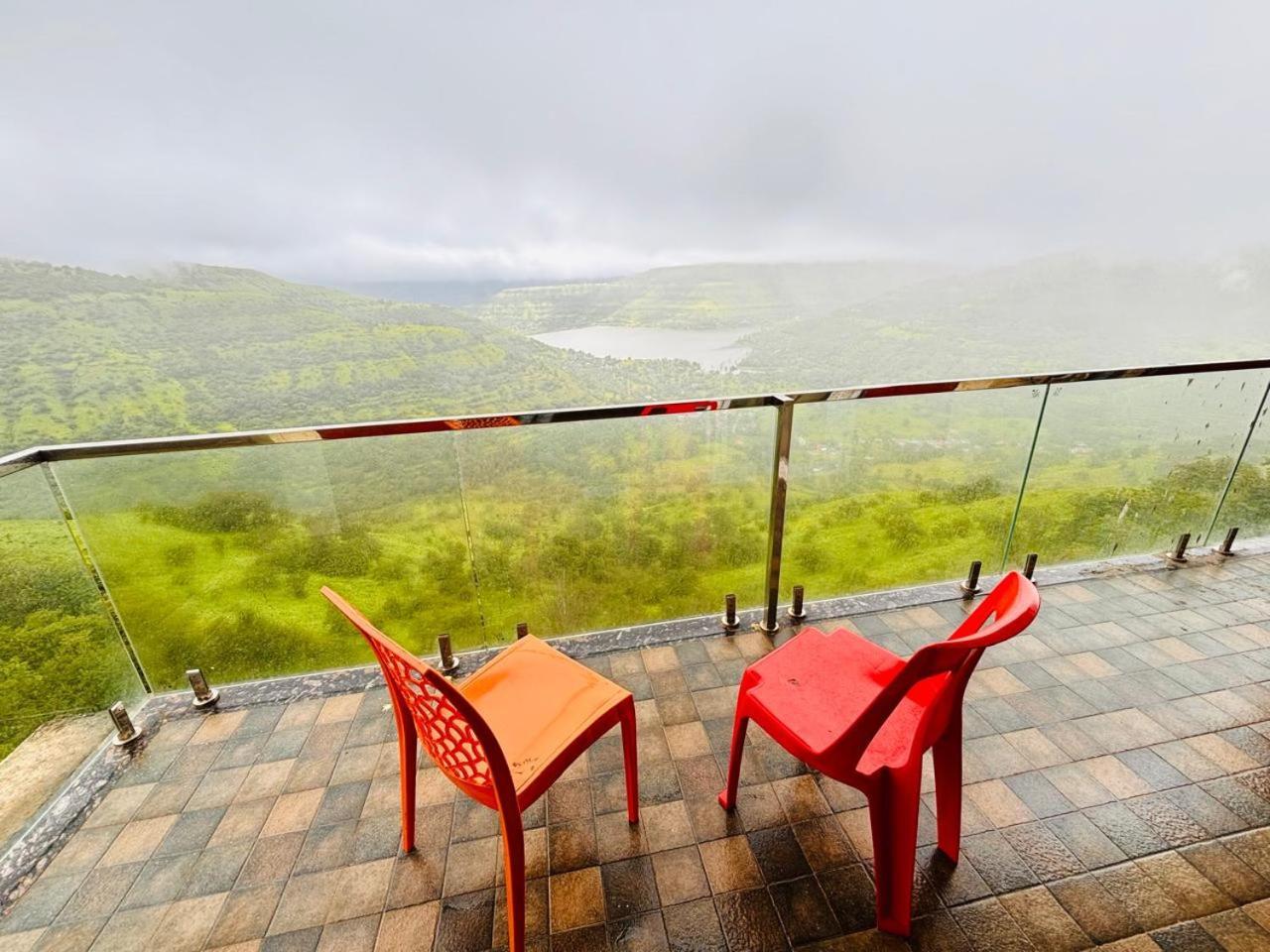 Paramount 3 Ac Bedrooms Hall Garden With Lake View Panchgani Exterior photo